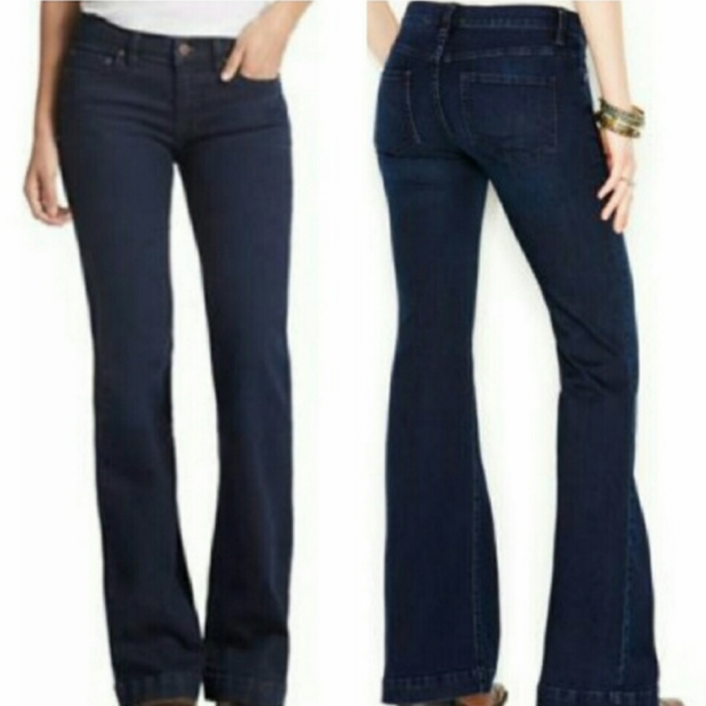 NWT Free People Gummy Flare Stretch Mid-Rise Jeans. Color: Morrisey. Size 24